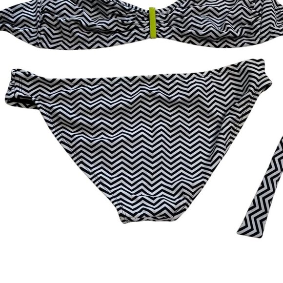 Xhilaration Womens Bikini Swimsuit Set Neon Accents Chevron Size XL Top M c Bott - Picture 5 of 9